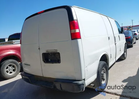 2013 Chevrolet Express 2500 Work Van z USA, uszkodzony, nr VIN 1GCWGFBA5D1142505